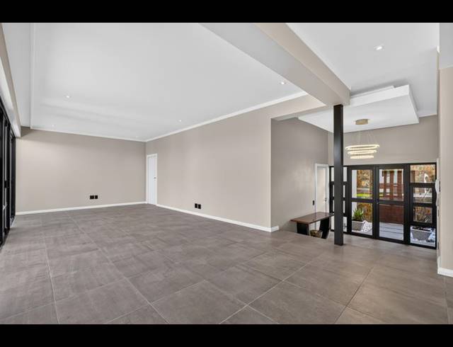 3 BEDROOM TOWNHOUSE FOR SALE IN SANDHURST